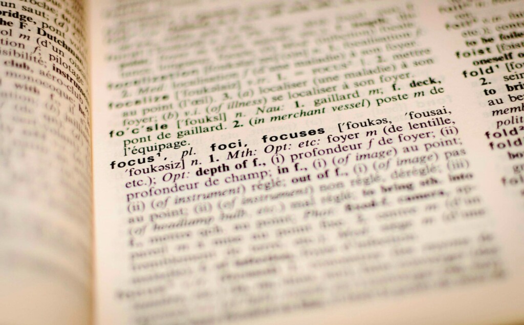 「focus」と書いてある辞書